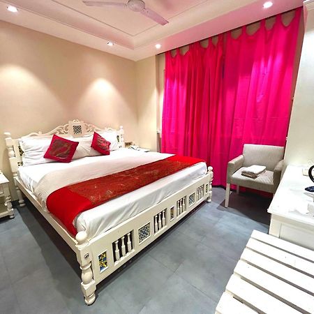 The Pinky Villa - Heritage Boutique Suites ニューデリー エクステリア 写真