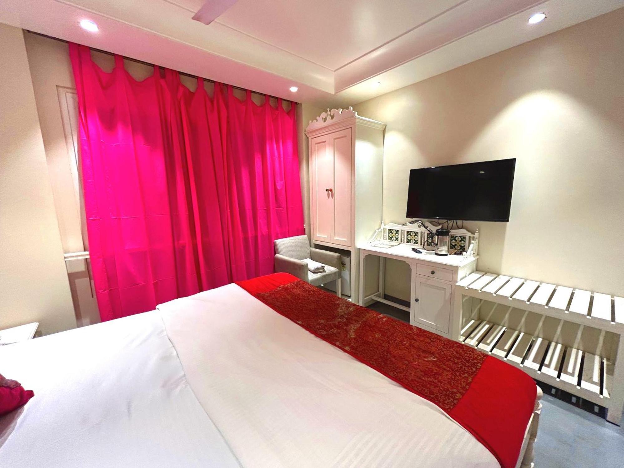 The Pinky Villa - Heritage Boutique Suites ニューデリー エクステリア 写真
