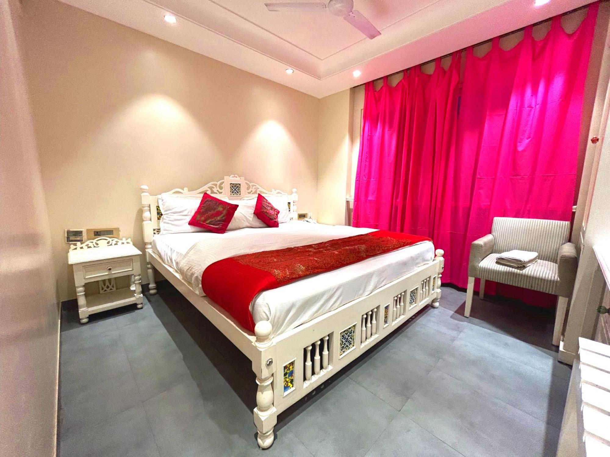 The Pinky Villa - Heritage Boutique Suites ニューデリー エクステリア 写真