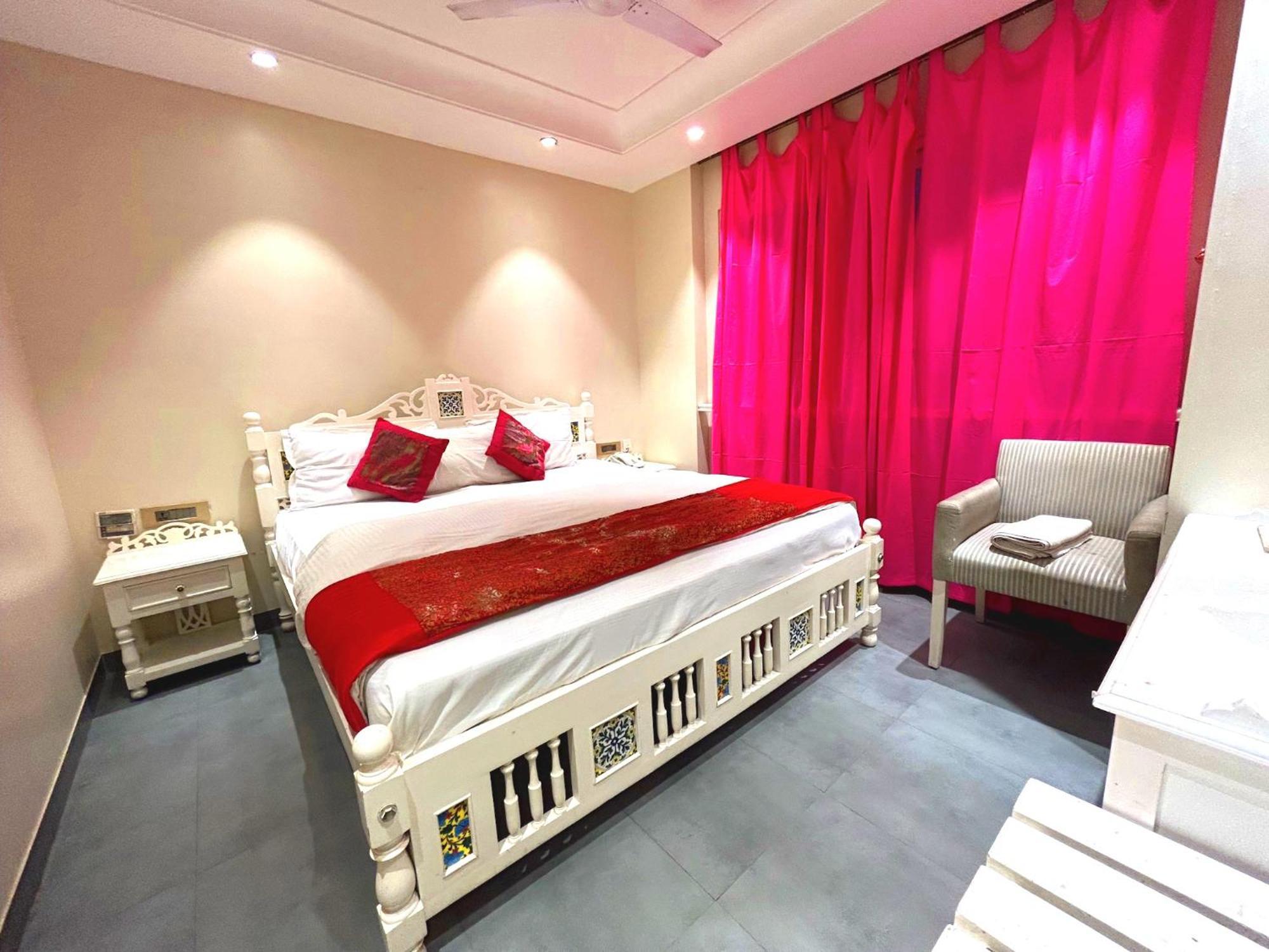 The Pinky Villa - Heritage Boutique Suites ニューデリー エクステリア 写真