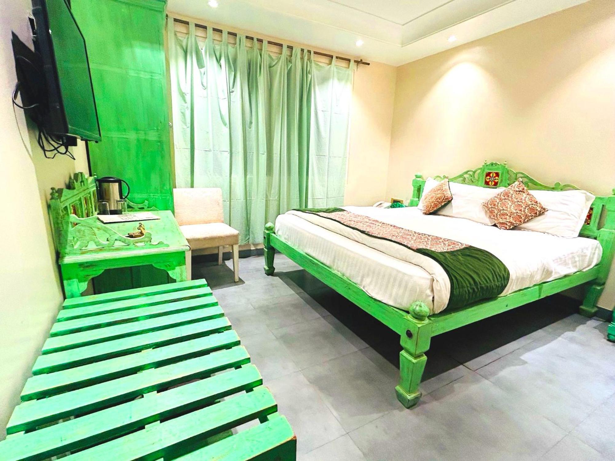 The Pinky Villa - Heritage Boutique Suites ニューデリー エクステリア 写真