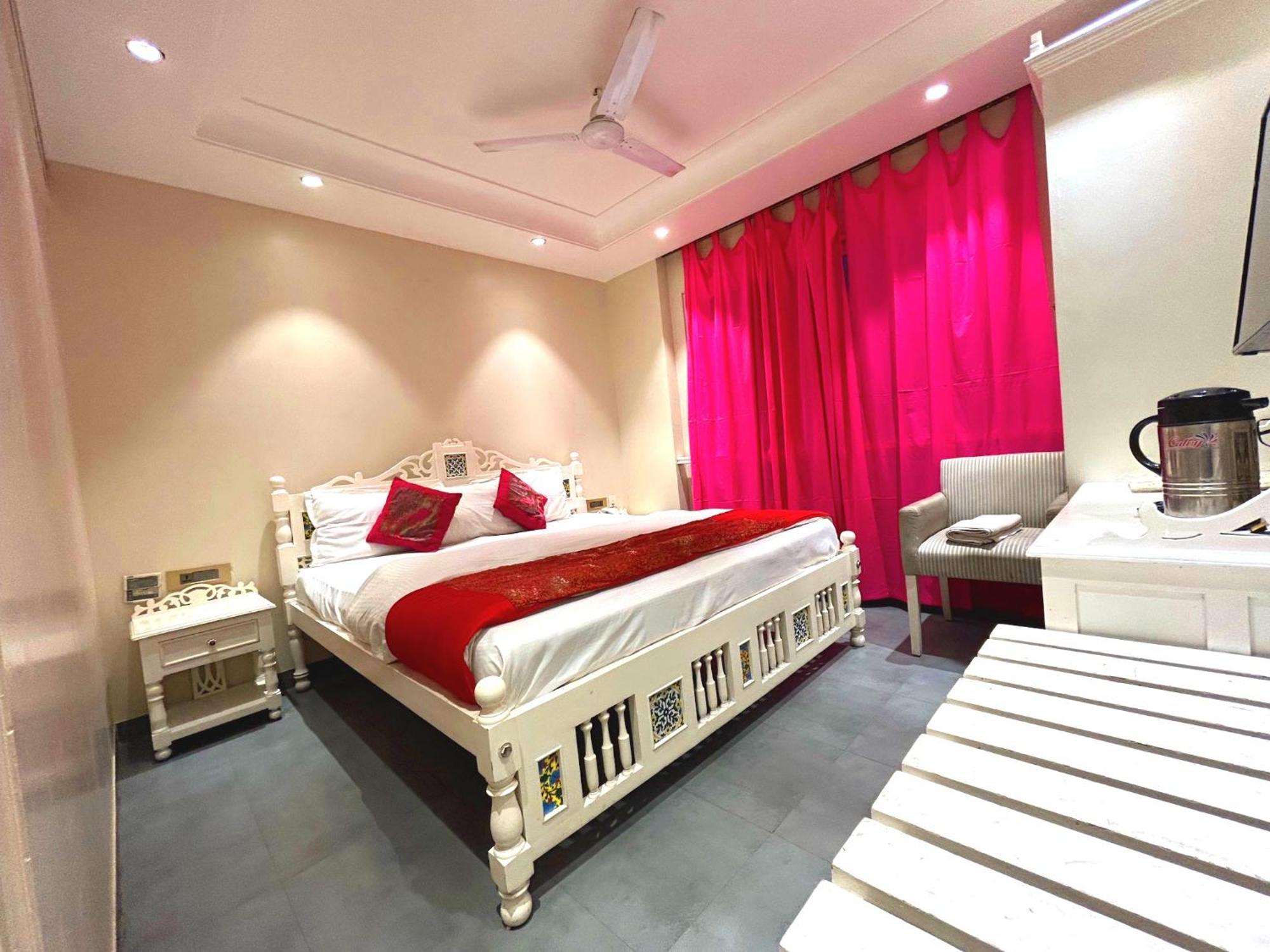 The Pinky Villa - Heritage Boutique Suites ニューデリー エクステリア 写真