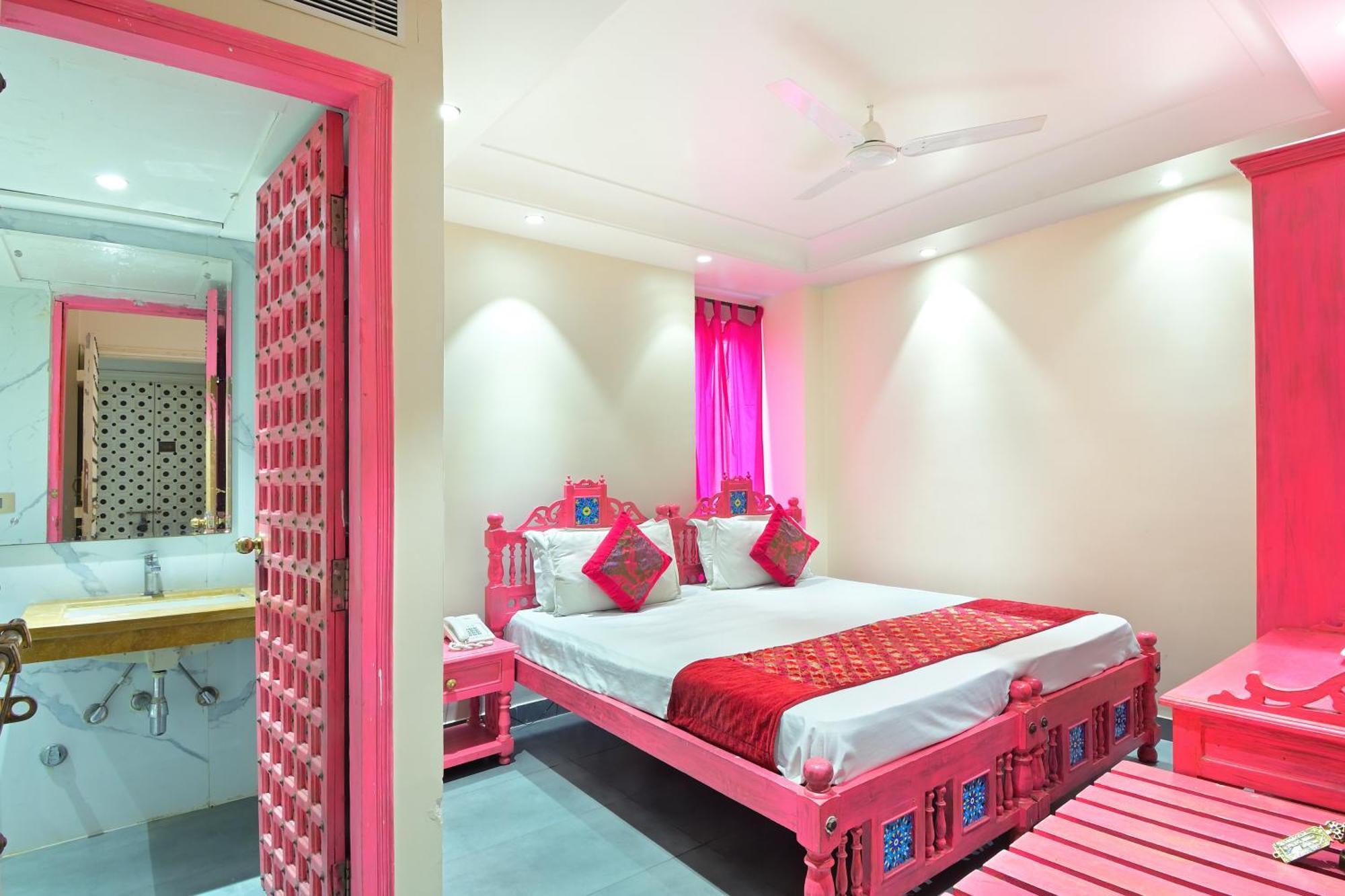 The Pinky Villa - Heritage Boutique Suites ニューデリー エクステリア 写真